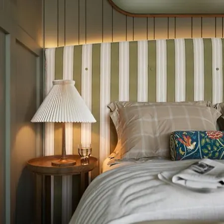 Aino Private Island 4*